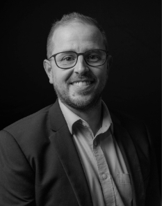 <small>B Acc (cum laude), B Acc (Hons), CA (SA)</small> <p>Managing Director (Convergence Partners Africa) & Head: Risk</p>